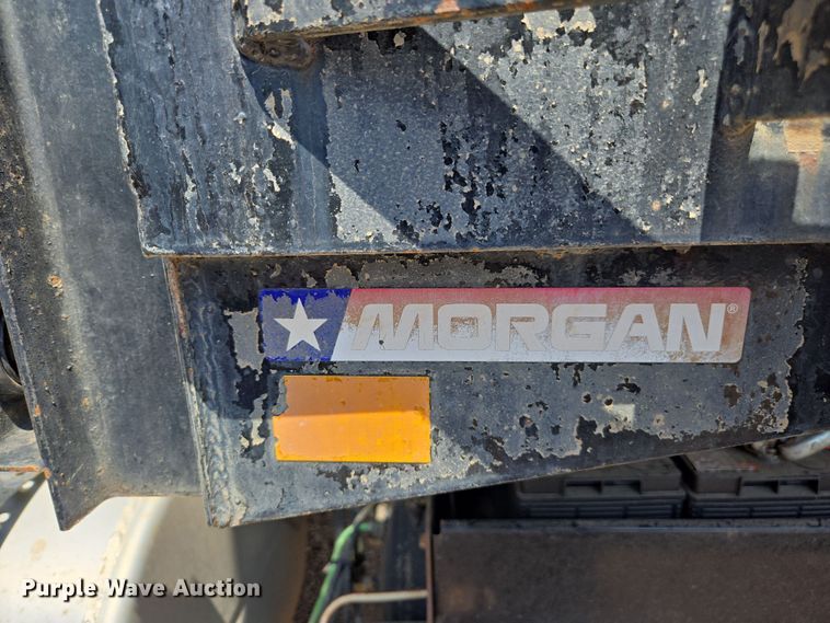 image for item EC1150 2009 International  4400 flatbed truck