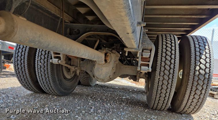 image for item EC1150 2009 International  4400 flatbed truck