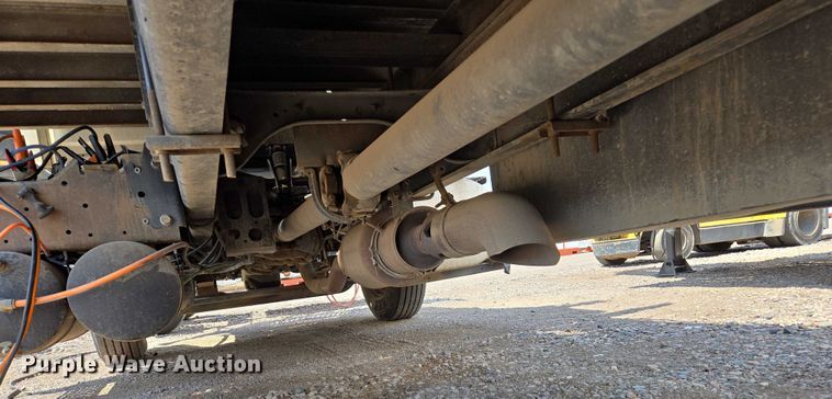 image for item EC1150 2009 International  4400 flatbed truck