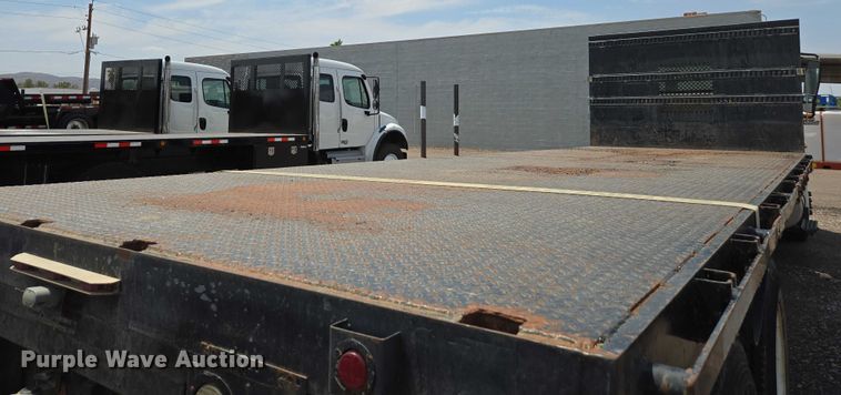 image for item EC1150 2009 International  4400 flatbed truck