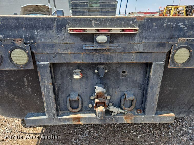 image for item EC1150 2009 International  4400 flatbed truck