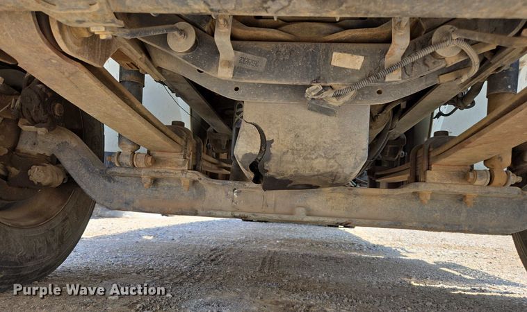 image for item EC1150 2009 International  4400 flatbed truck