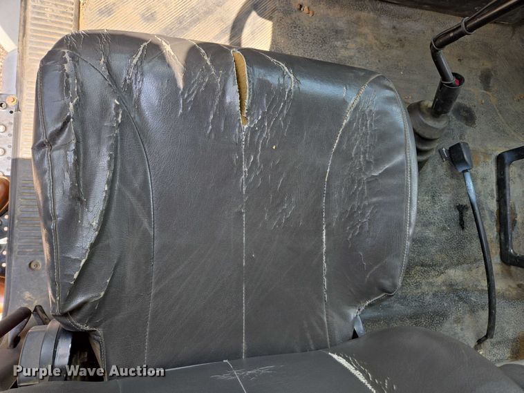 image for item EC1150 2009 International  4400 flatbed truck