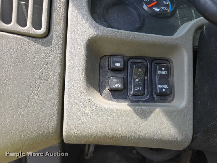 image for item EC1150 2009 International  4400 flatbed truck