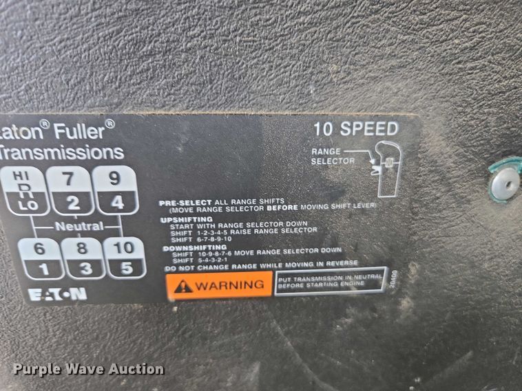 image for item EC1150 2009 International  4400 flatbed truck