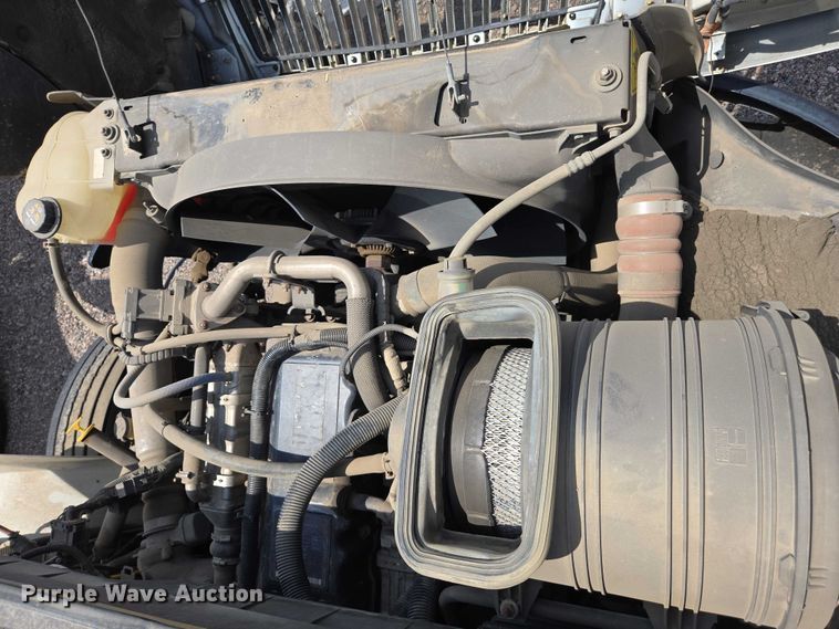 image for item EC1150 2009 International  4400 flatbed truck