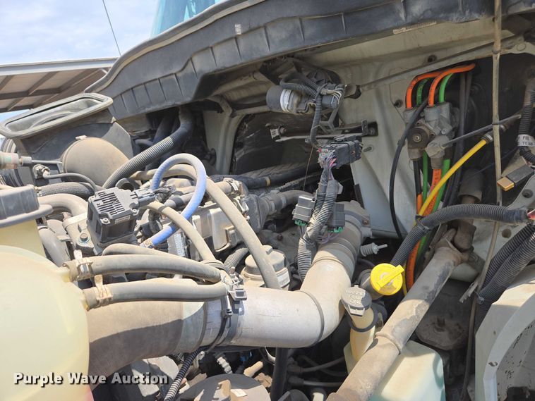 image for item EC1150 2009 International  4400 flatbed truck