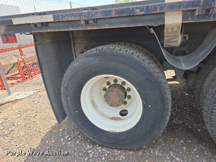 image for item EC1150 2009 International  4400 flatbed truck