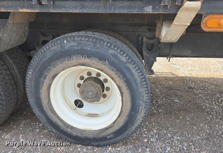 image for item EC1150 2009 International  4400 flatbed truck