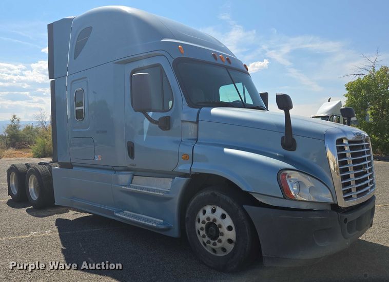 CAMIóN CAMAROTE 2014 FREIGHTLINER