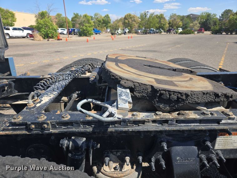 image for item EC1178 2014 Freightliner Cascadia semi truck