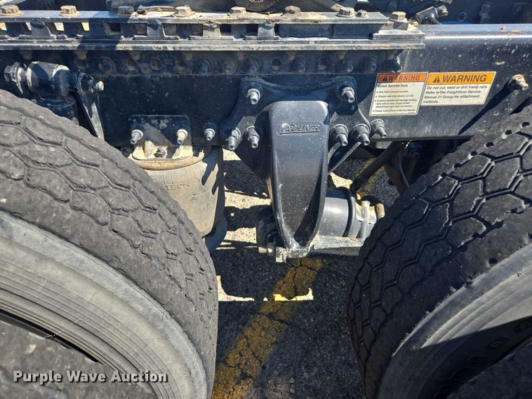 image for item EC1178 2014 Freightliner Cascadia semi truck