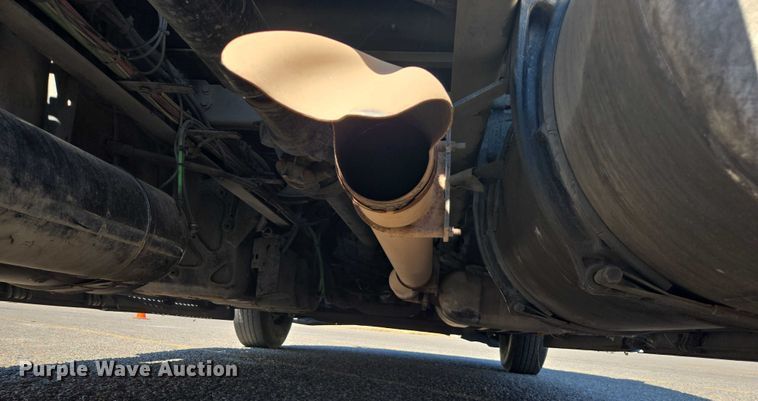 image for item EC1178 2014 Freightliner Cascadia semi truck