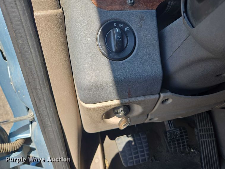 image for item EC1178 2014 Freightliner Cascadia semi truck