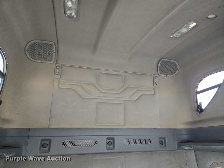 image for item EC1178 2014 Freightliner Cascadia semi truck