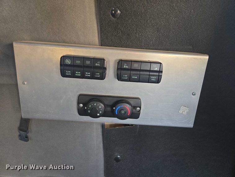 image for item EC1178 2014 Freightliner Cascadia semi truck