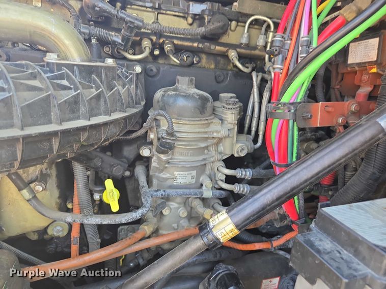 image for item EC1178 2014 Freightliner Cascadia semi truck