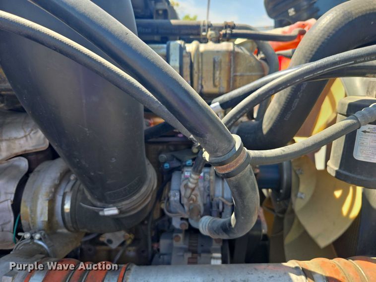 image for item EC1178 2014 Freightliner Cascadia semi truck