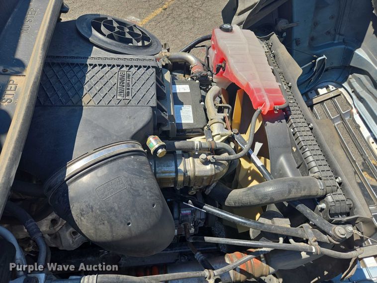 image for item EC1178 2014 Freightliner Cascadia semi truck