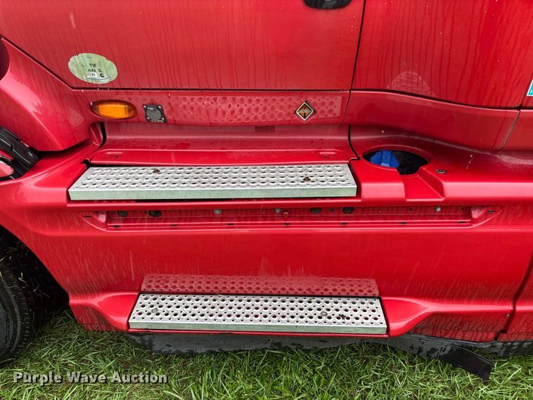 image for item EC3774 2017 International ProStar semi truck