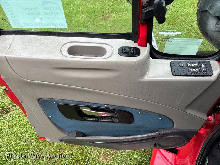 image for item EC3774 2017 International ProStar semi truck