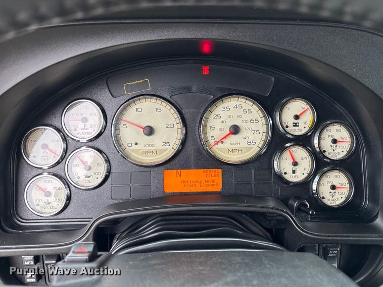 image for item EC3774 2017 International ProStar semi truck