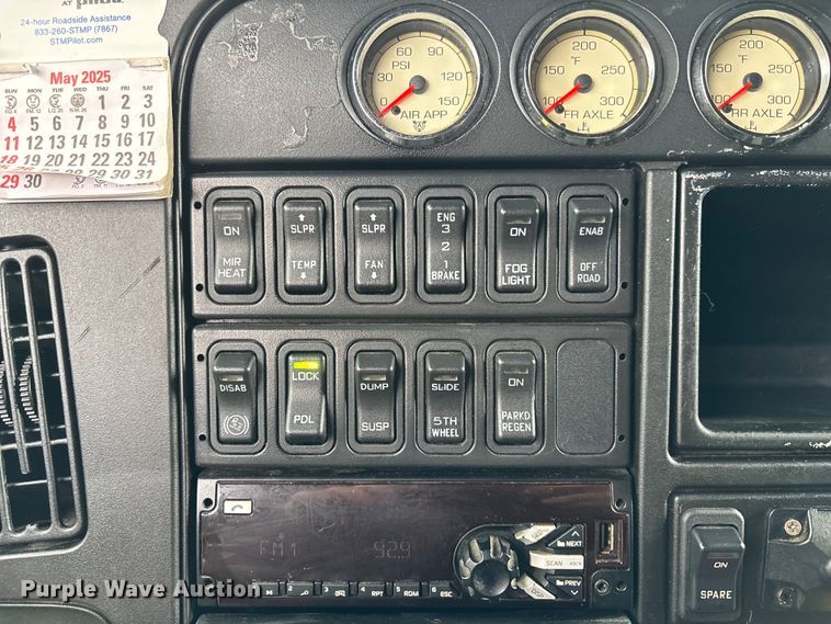 image for item EC3774 2017 International ProStar semi truck