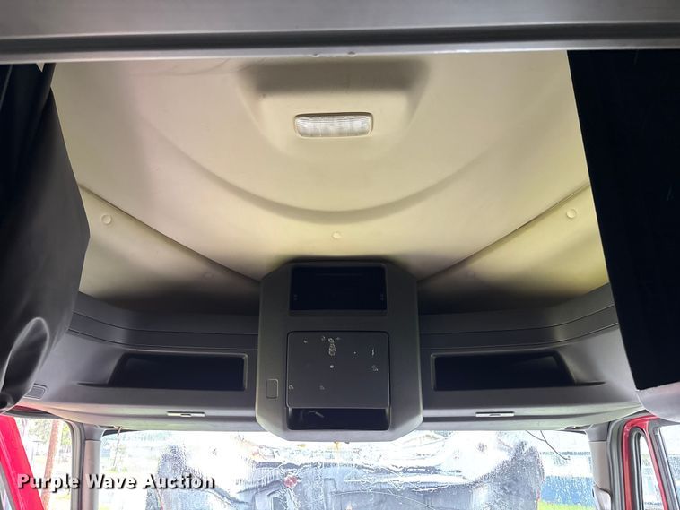 image for item EC3774 2017 International ProStar semi truck