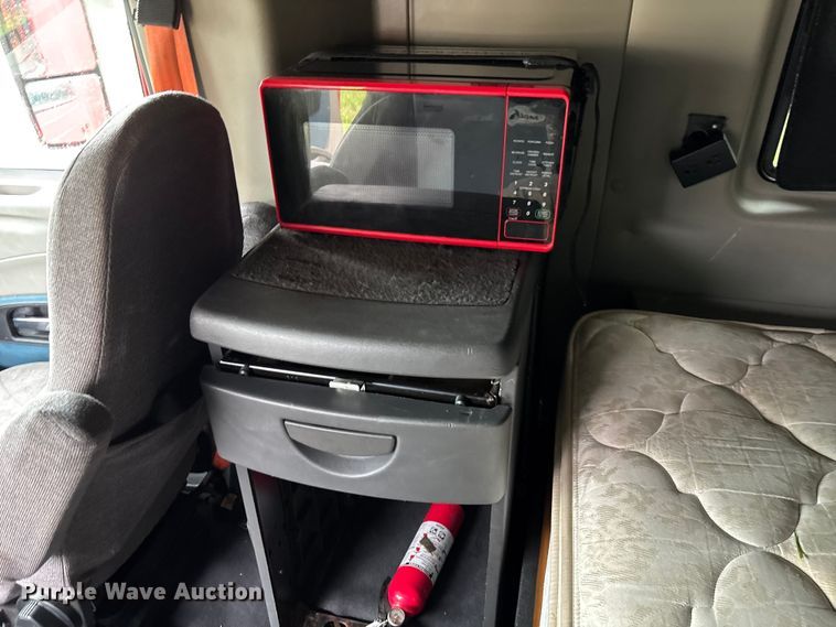 image for item EC3774 2017 International ProStar semi truck