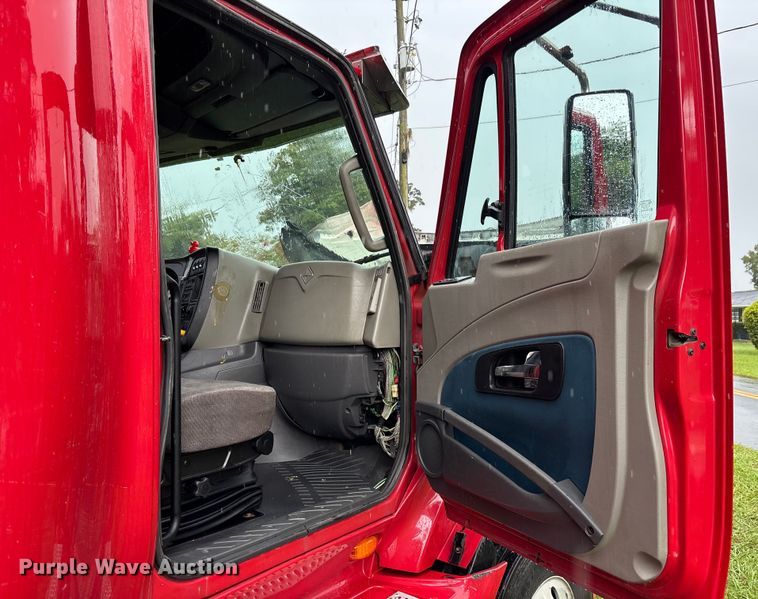 image for item EC3774 2017 International ProStar semi truck