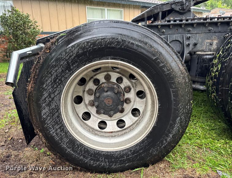 image for item EC3774 2017 International ProStar semi truck