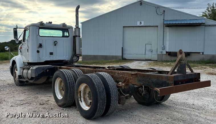 image for item ED2206 1996 International F-8200 truck cab and chassis