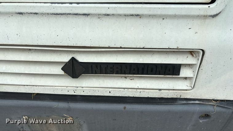 image for item ED2206 1996 International F-8200 truck cab and chassis