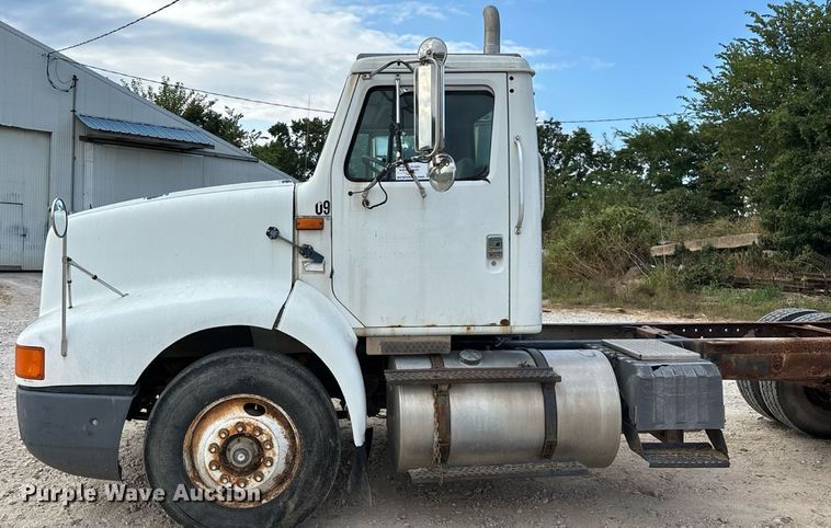 image for item ED2206 1996 International F-8200 truck cab and chassis