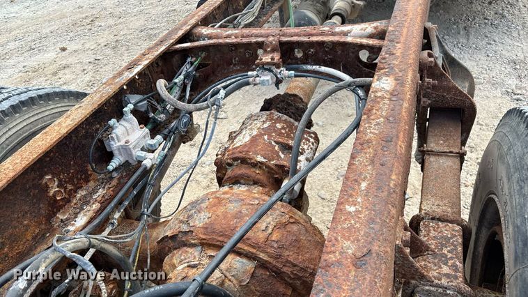 image for item ED2206 1996 International F-8200 truck cab and chassis