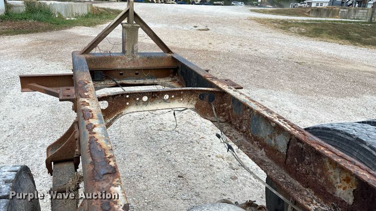 image for item ED2206 1996 International F-8200 truck cab and chassis