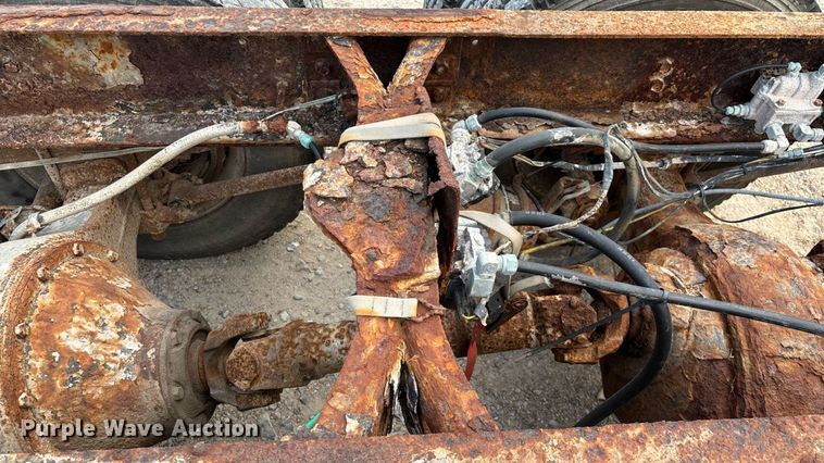 image for item ED2206 1996 International F-8200 truck cab and chassis