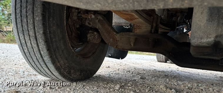 image for item ED2206 1996 International F-8200 truck cab and chassis