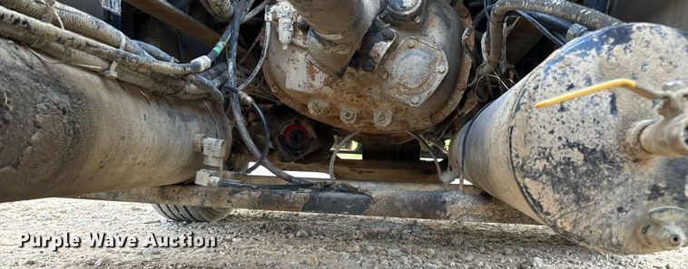 image for item ED2206 1996 International F-8200 truck cab and chassis