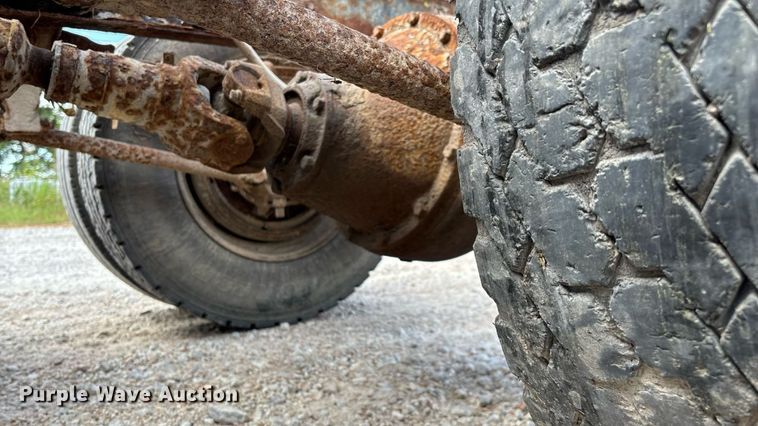 image for item ED2206 1996 International F-8200 truck cab and chassis