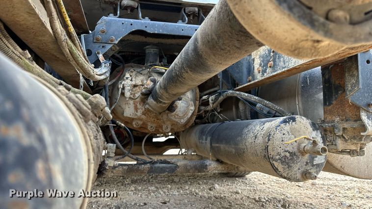 image for item ED2206 1996 International F-8200 truck cab and chassis