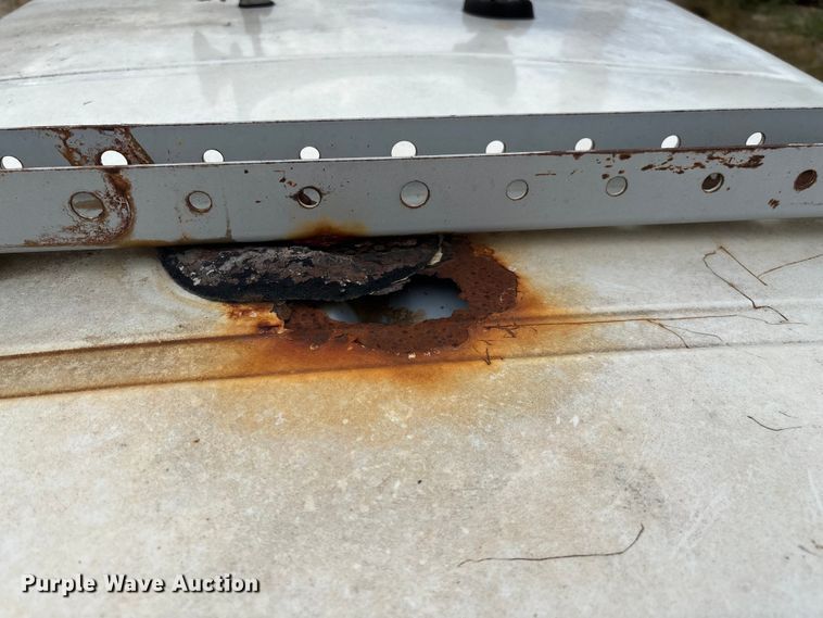 image for item ED2206 1996 International F-8200 truck cab and chassis