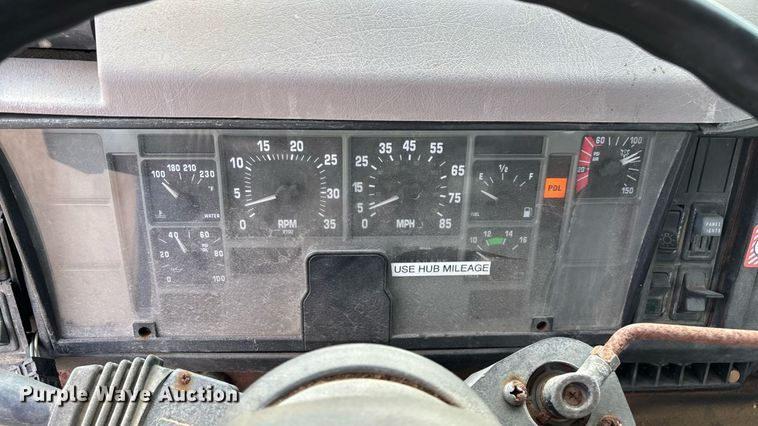 image for item ED2206 1996 International F-8200 truck cab and chassis