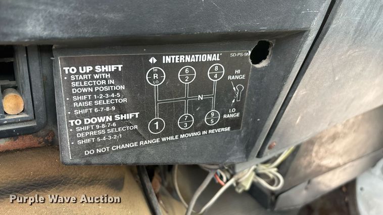 image for item ED2206 1996 International F-8200 truck cab and chassis