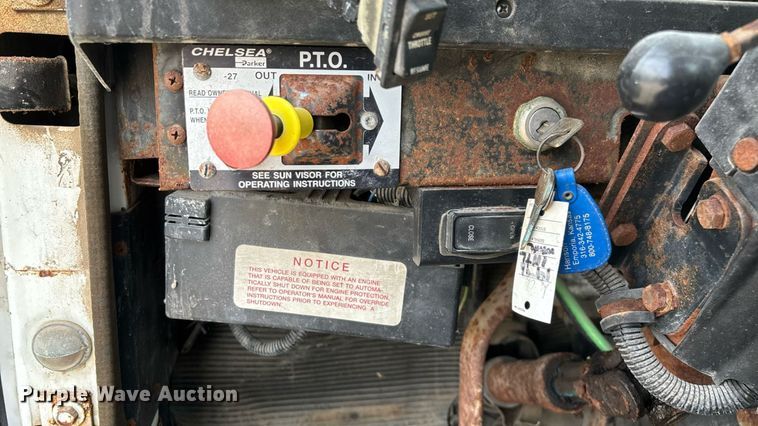 image for item ED2206 1996 International F-8200 truck cab and chassis