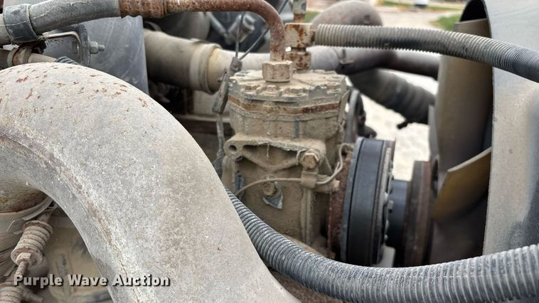 image for item ED2206 1996 International F-8200 truck cab and chassis