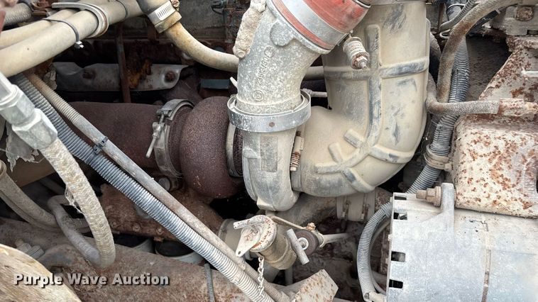 image for item ED2206 1996 International F-8200 truck cab and chassis