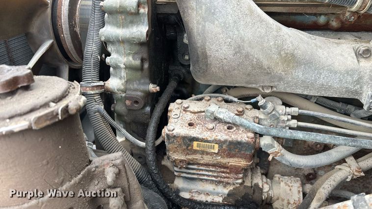 image for item ED2206 1996 International F-8200 truck cab and chassis