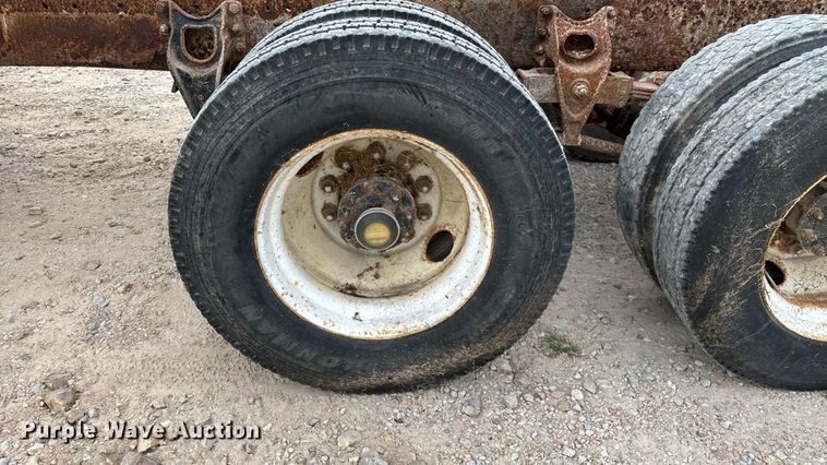 image for item ED2206 1996 International F-8200 truck cab and chassis