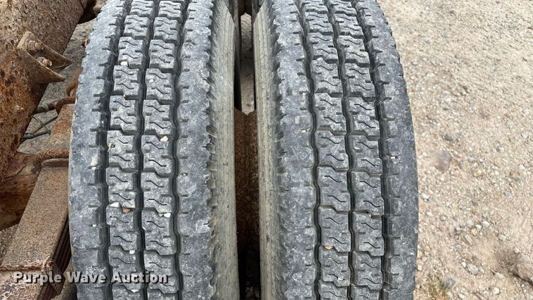 image for item ED2206 1996 International F-8200 truck cab and chassis